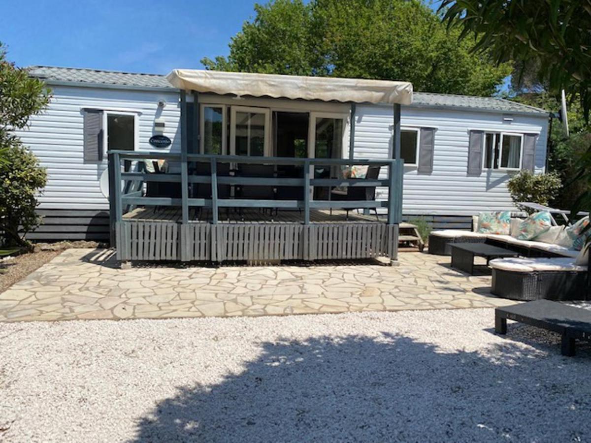 Lovely And Friendly Mobile Home In Gassin France 外观 照片